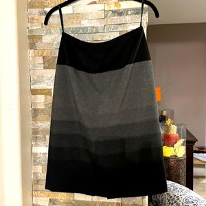 Tahari size 2 pencil skirt